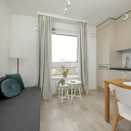 Apartment Bright & Modern Kepa Mieszczanska By Renters